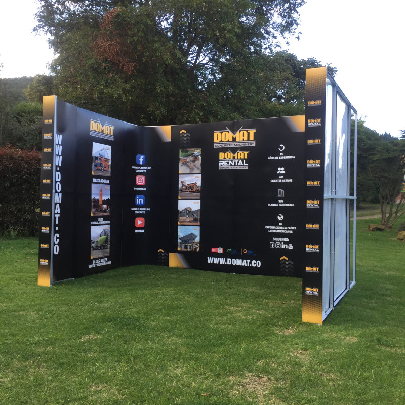 Stands, displays, demosets, mesas, counters, backings, Totems, vallas portátiles