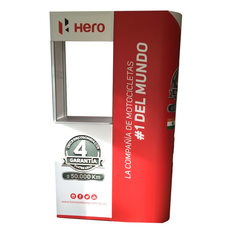 Stands, displays, demosets, mesas, counters, backings, Totems, vallas portátiles